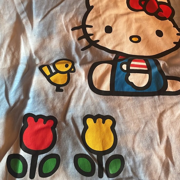 Hello kitty cloud Tee - Picture 3 of 8